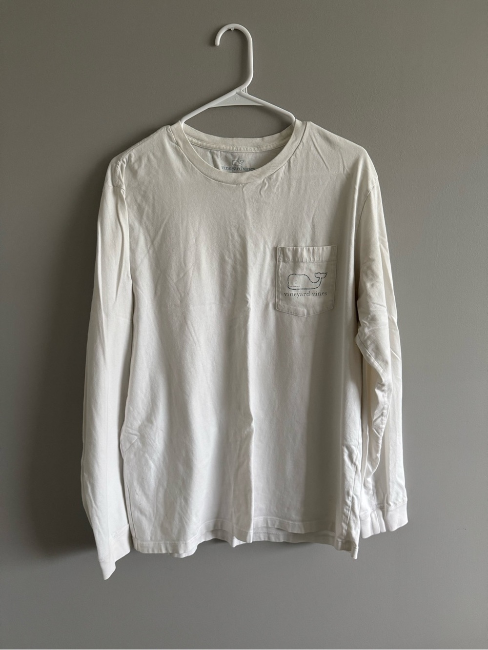 Vineyard Vines Men's Long-Sleeve Pocket Tee in Off-White